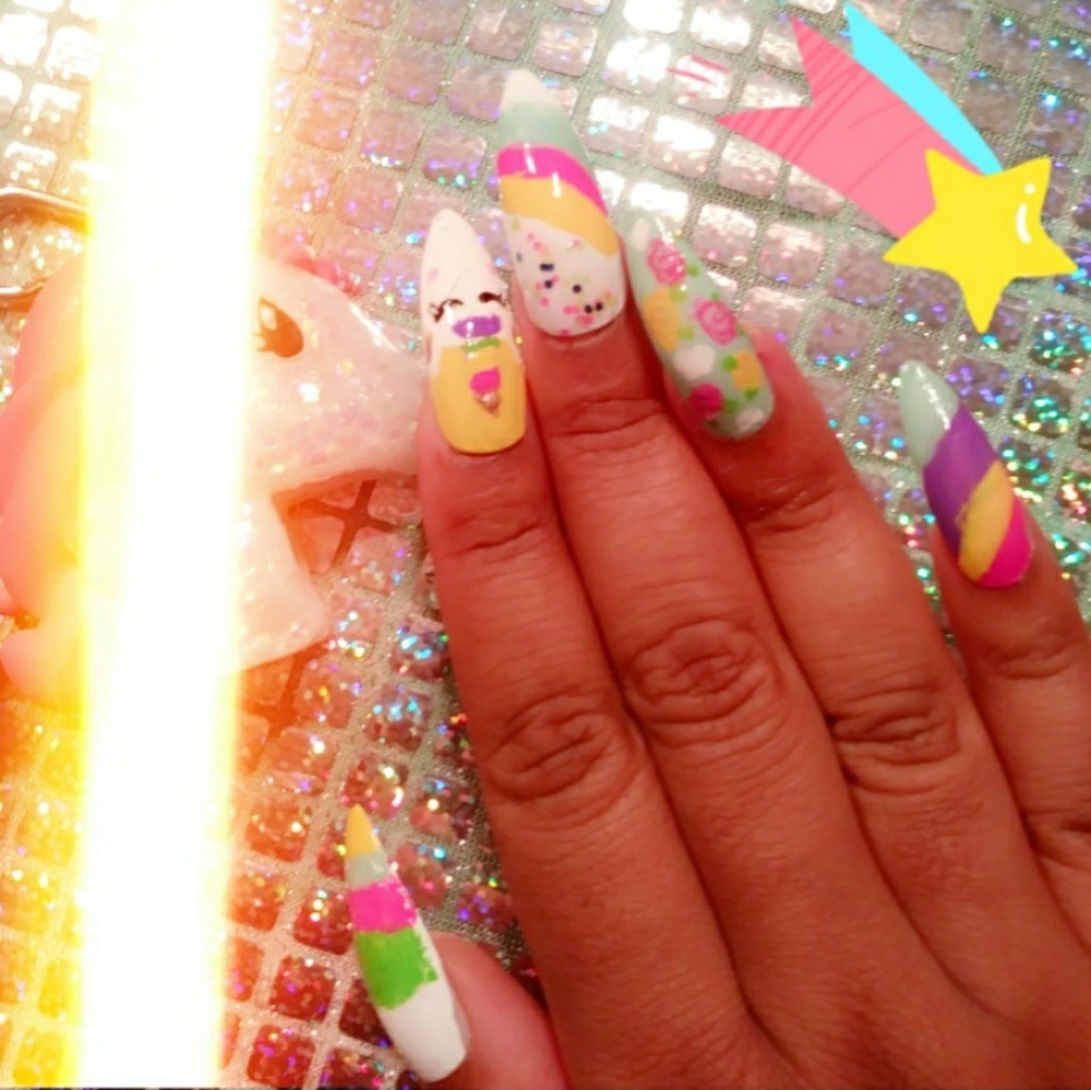 Fake Nails - Picture 3 of 4